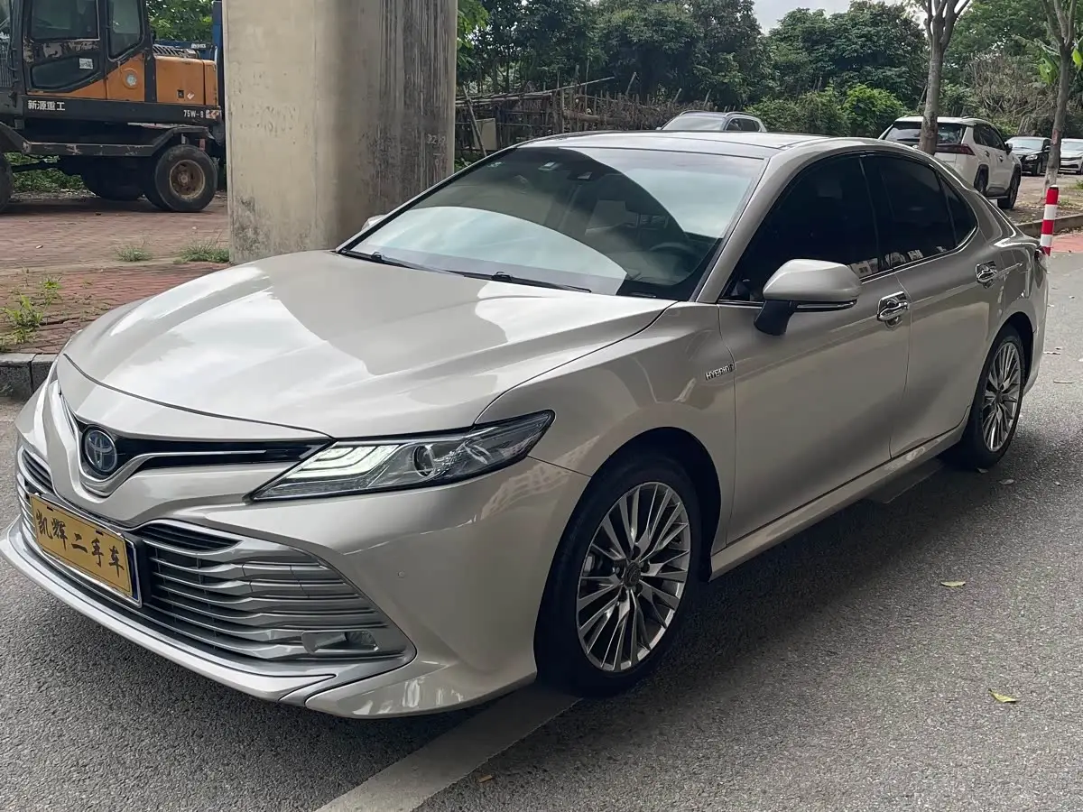 Toyota Camry, 2019
