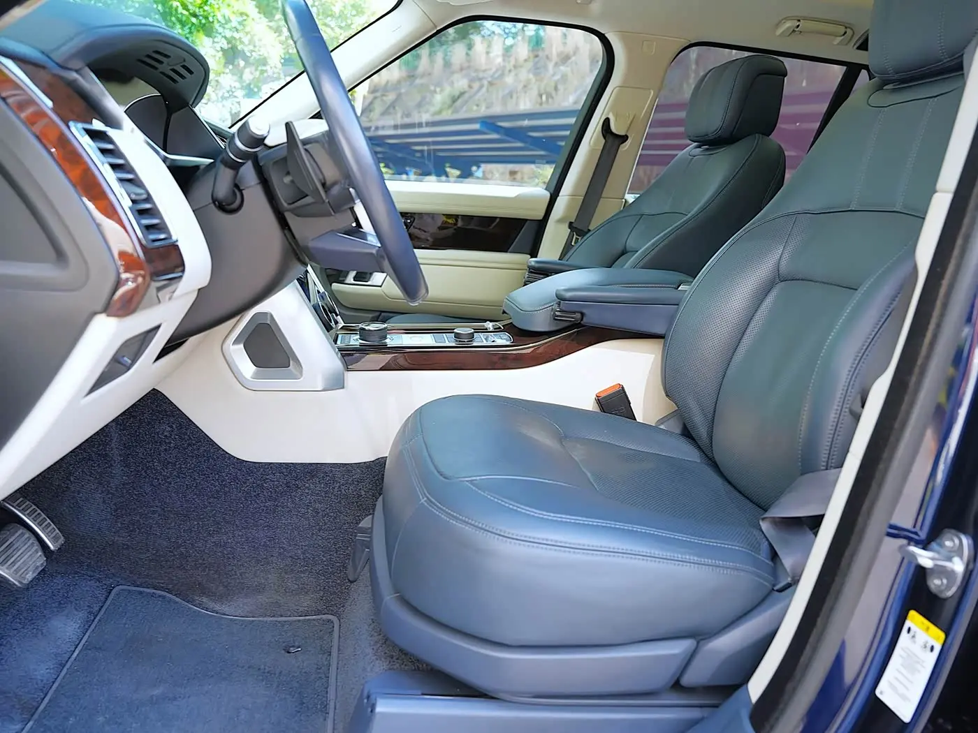 Land Rover Range Rover 2020 — Photo 9/17