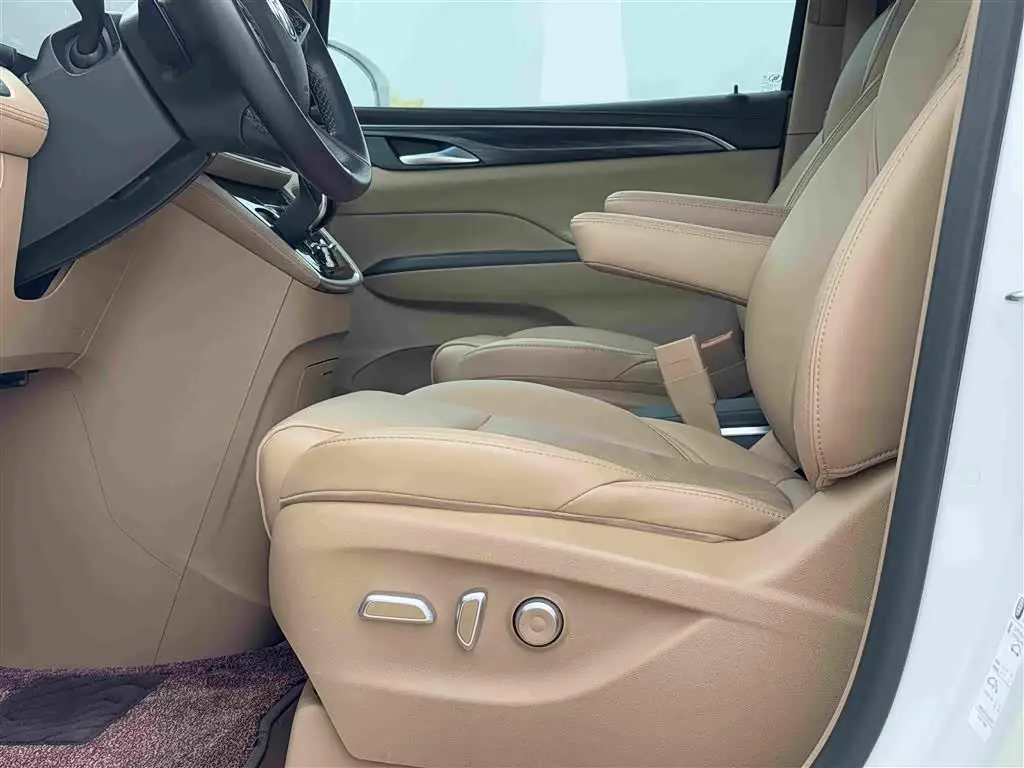 Buick GL8 2021 — Photo 10/20