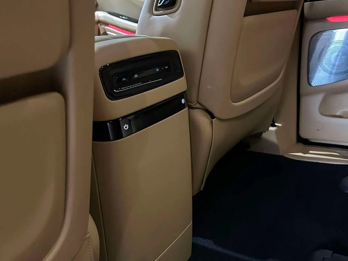 Voyah Auto Voyah Dreamer 2024 — Photo 8/14