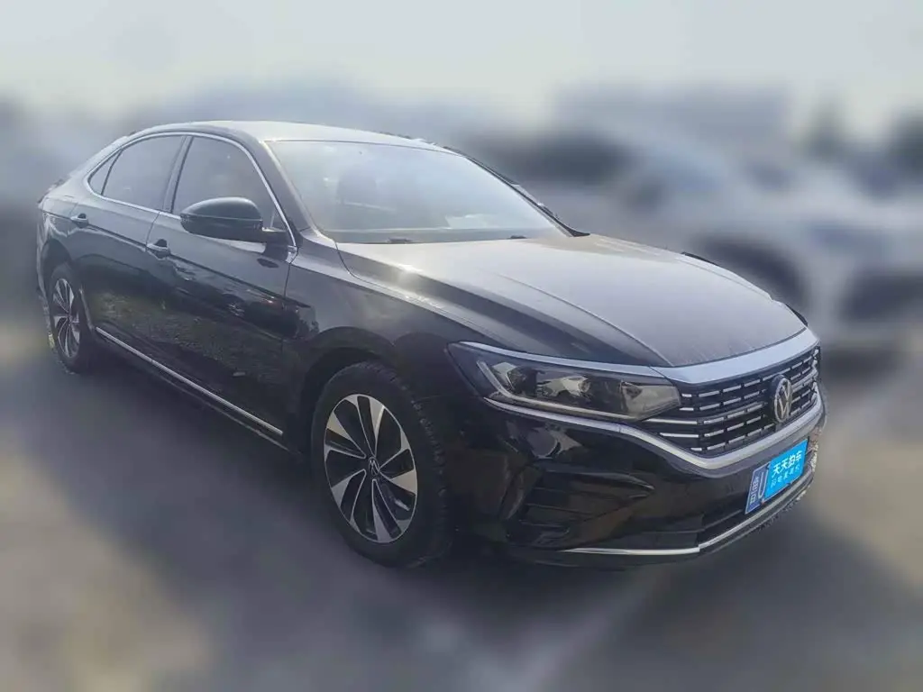 Volkswagen Passat 2023 — Photo 3/15