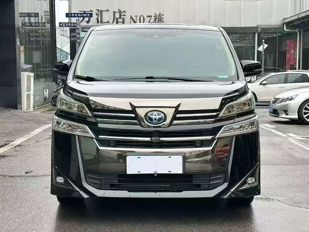 Toyota Vellfire 2021 — Photo 2/10