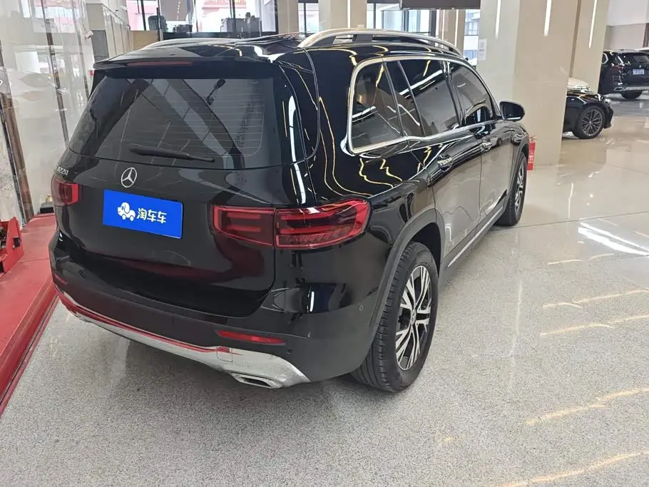 Mercedes-Benz GLB 2025 — Photo 3/16