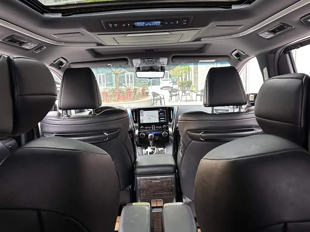 Toyota Vellfire 2021 — Photo 13/20