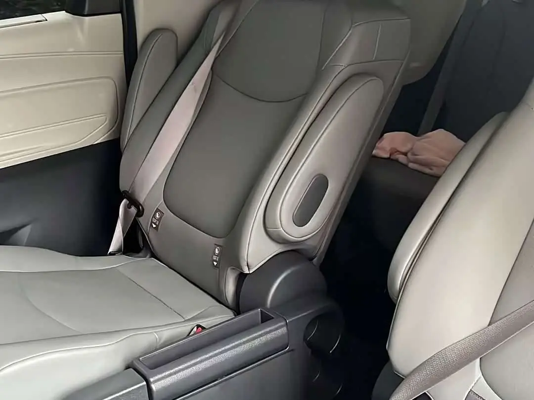 Toyota Granvia 2024 — Photo 5/7