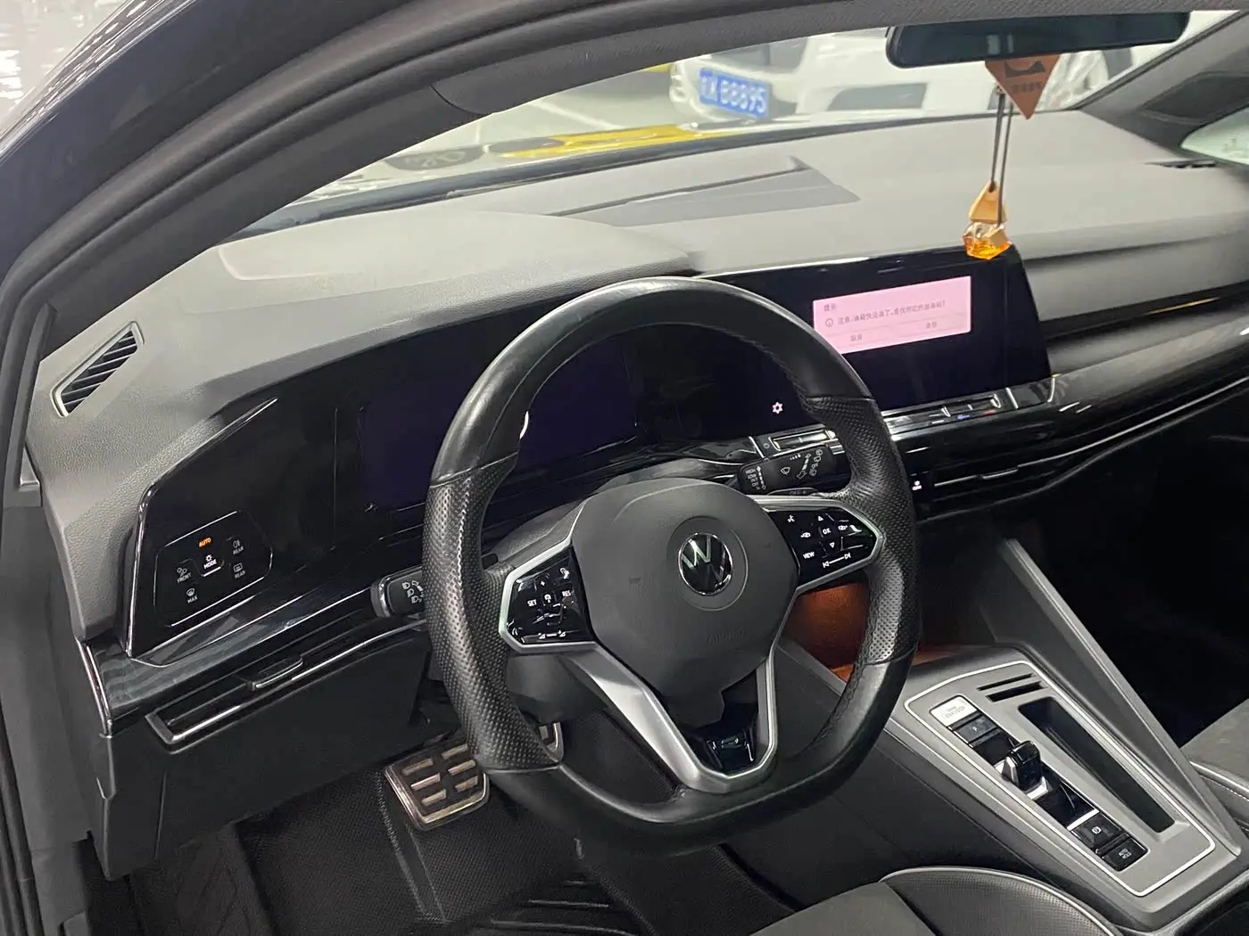 Volkswagen Golf 2021 — Photo 6/16
