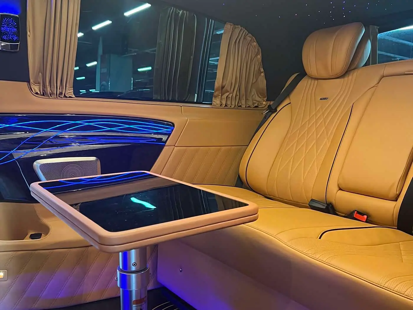 Mercedes-Benz V-Class 2021 — Фото 15/20