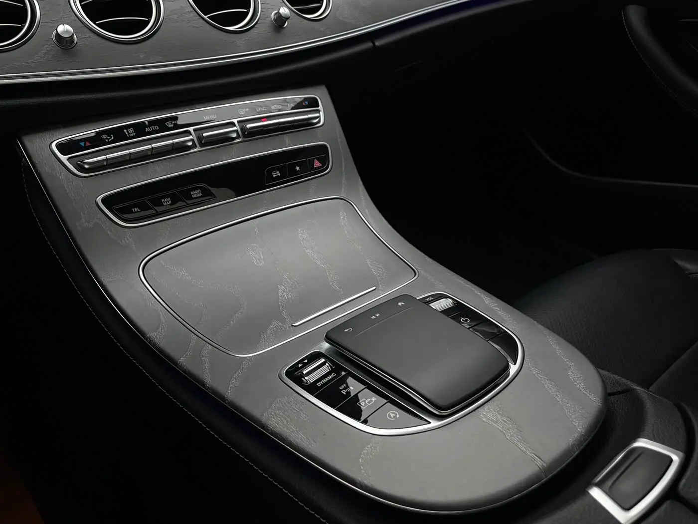 Mercedes-Benz E-Class 2021 — Фото 13/17