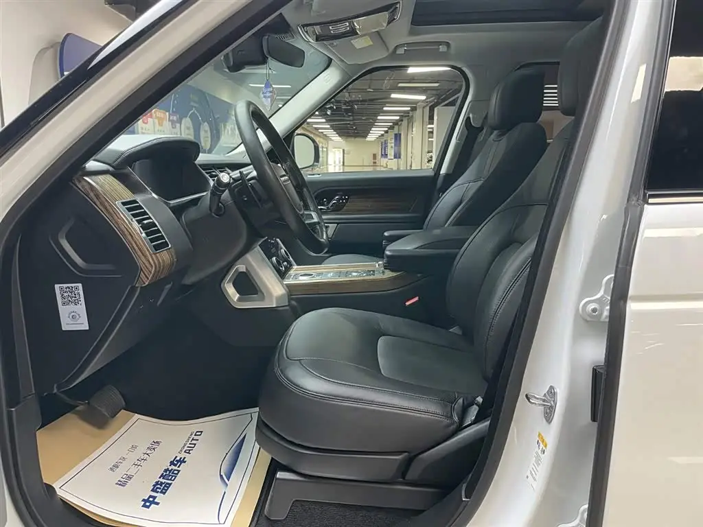 Land Rover Range Rover 2018 — Photo 10/20