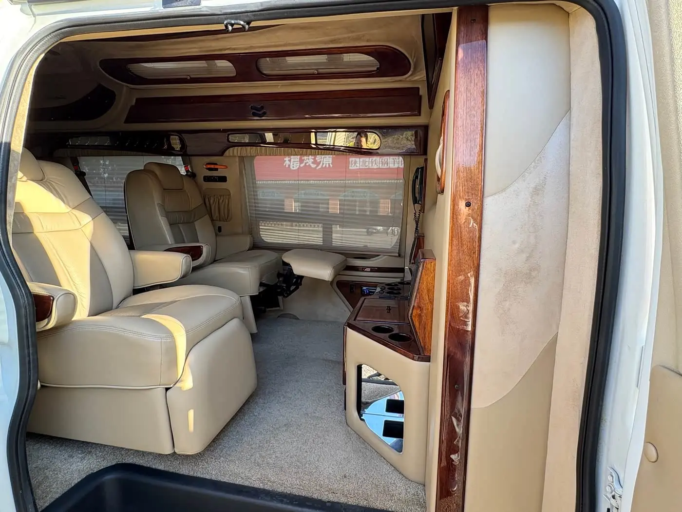 GMC Savana 2010 — Photo 15/15