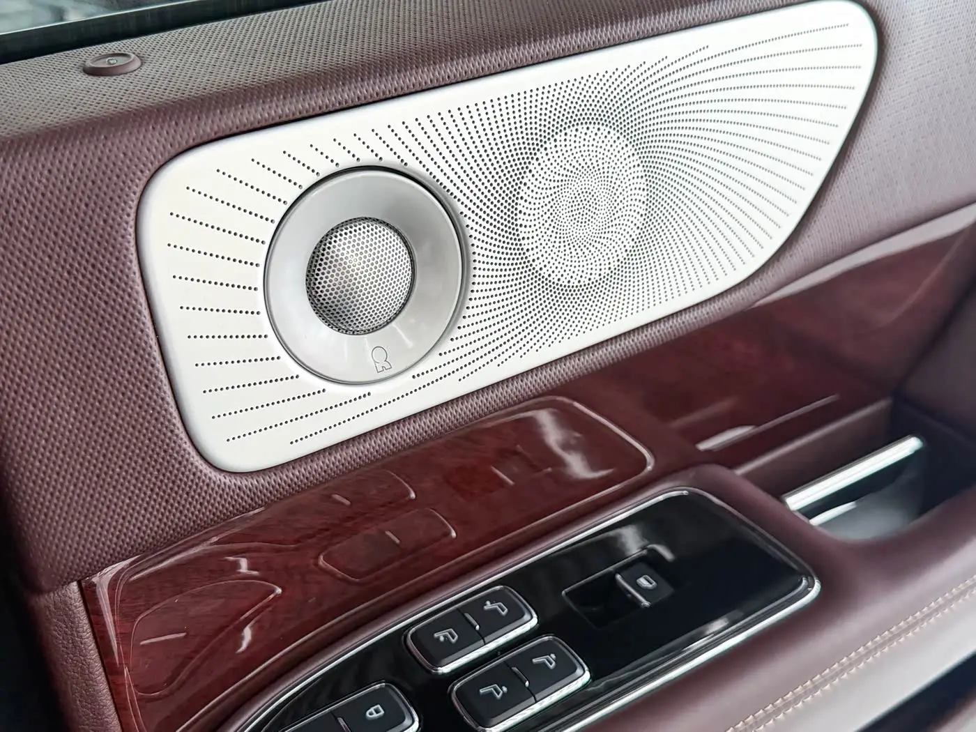 Lincoln Navigator 2022 — Фото 19/20