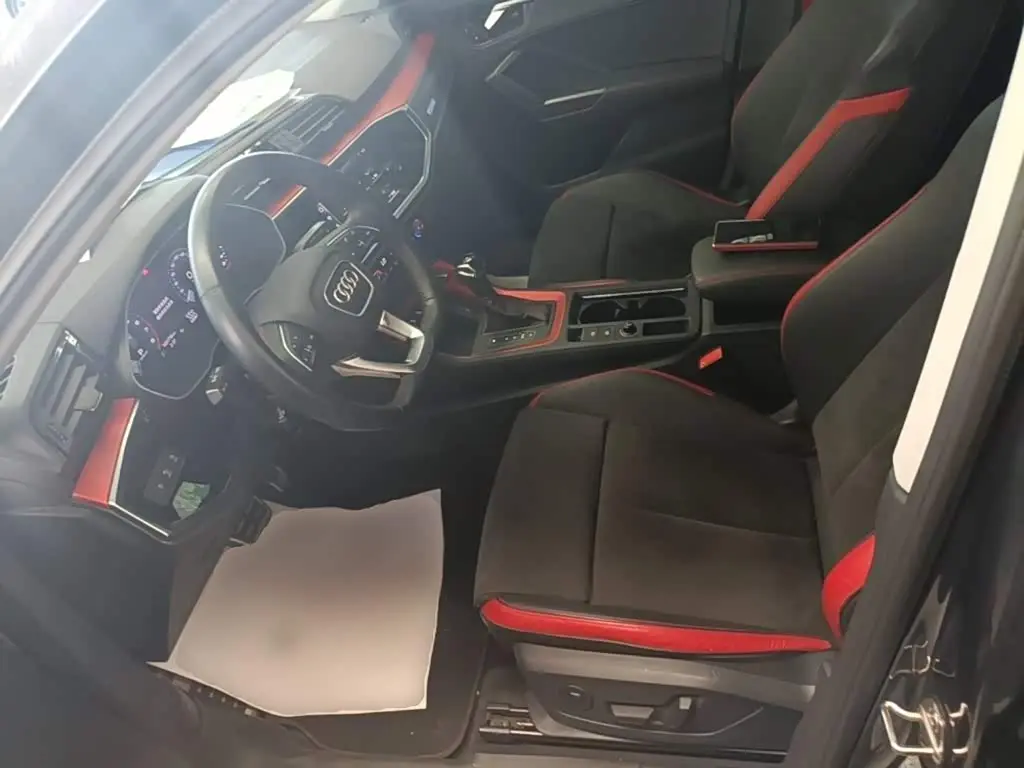 Audi Q3 2021 — Фото 15/20