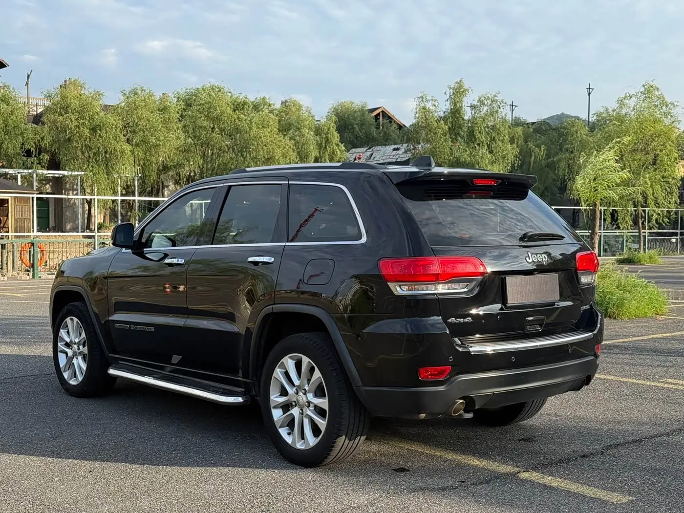 Jeep Grand Cherokee 2017 — Фото 4/15