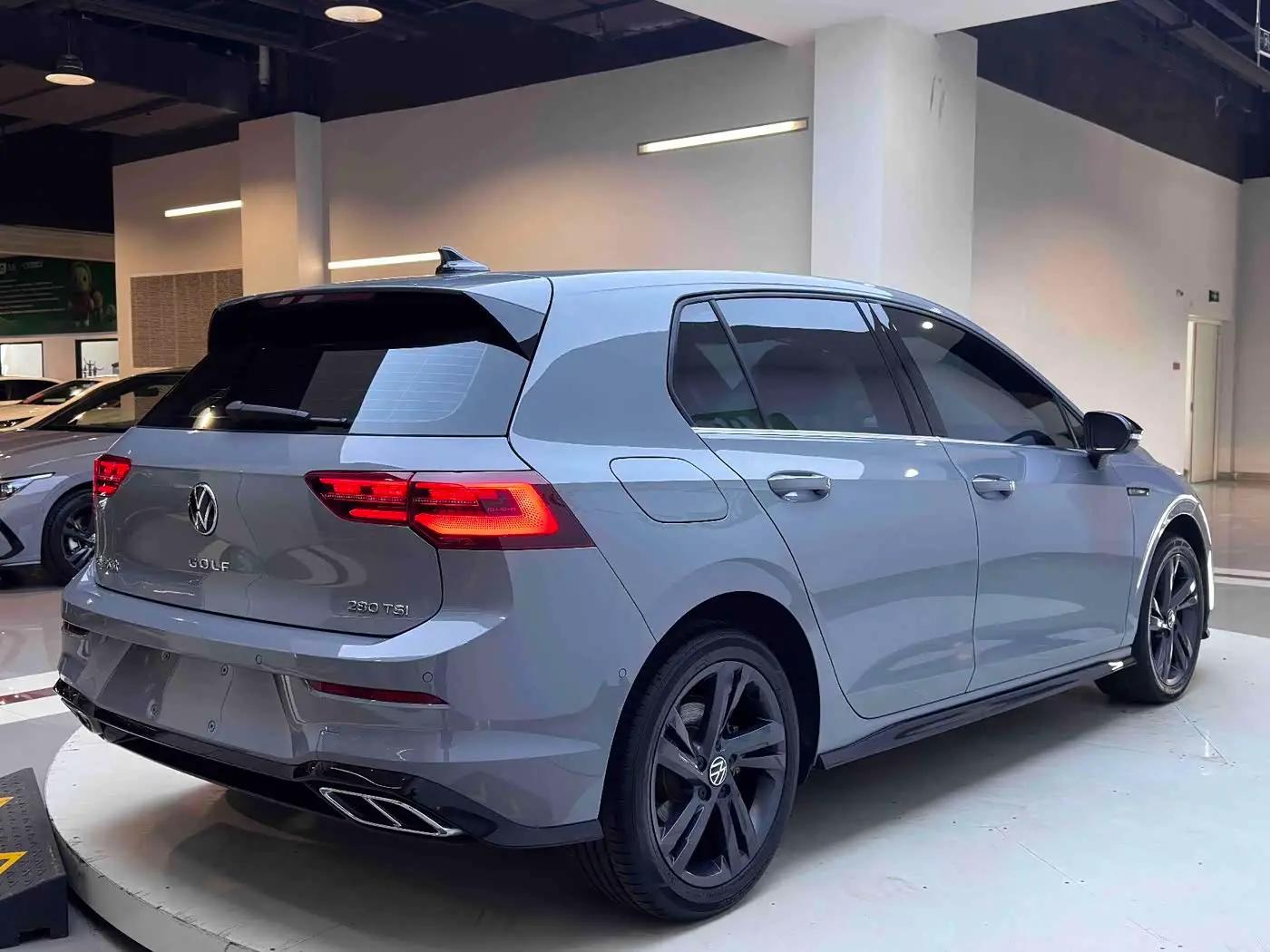 Volkswagen Golf 2022 — Photo 6/20