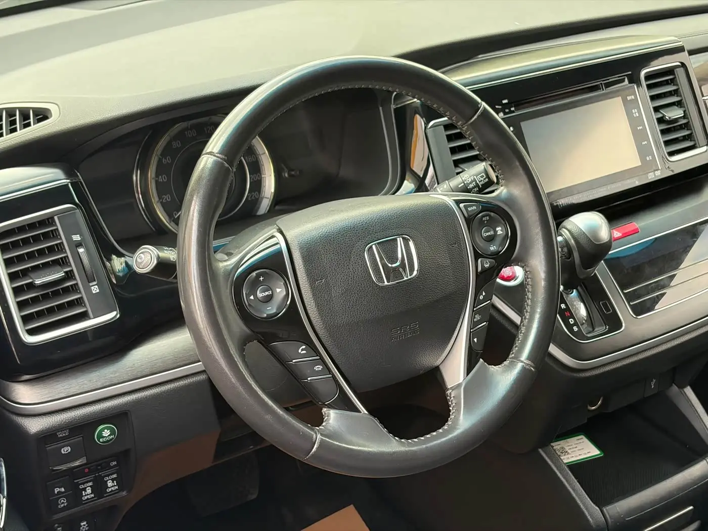 Honda Elysion 2018 — Фото 7/20