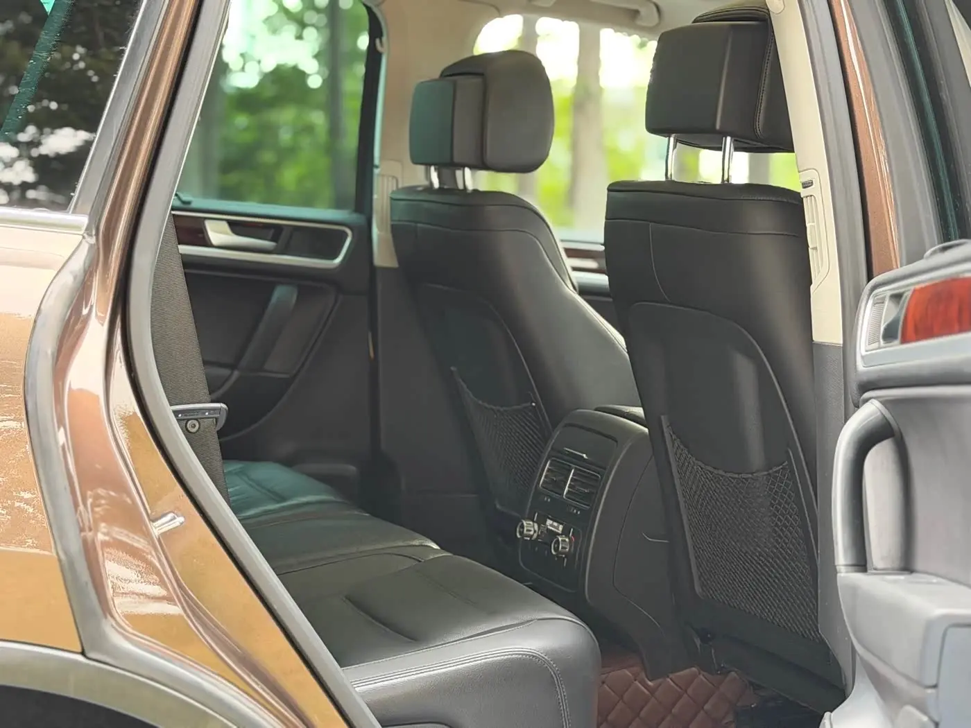 Volkswagen Touareg 2015 — Photo 12/19