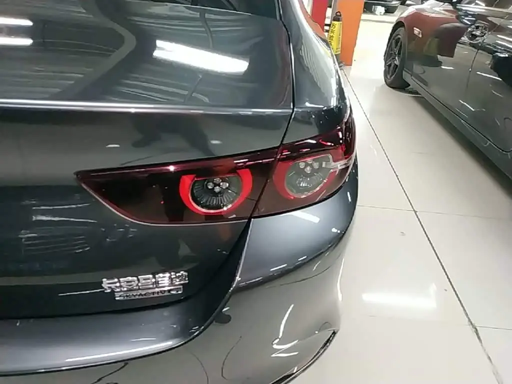 Mazda Mazda3 Axela 2024 — Photo 7/19