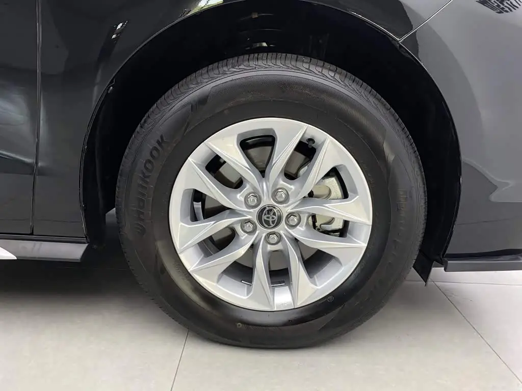 Toyota Granvia 2025 — Photo 7/20