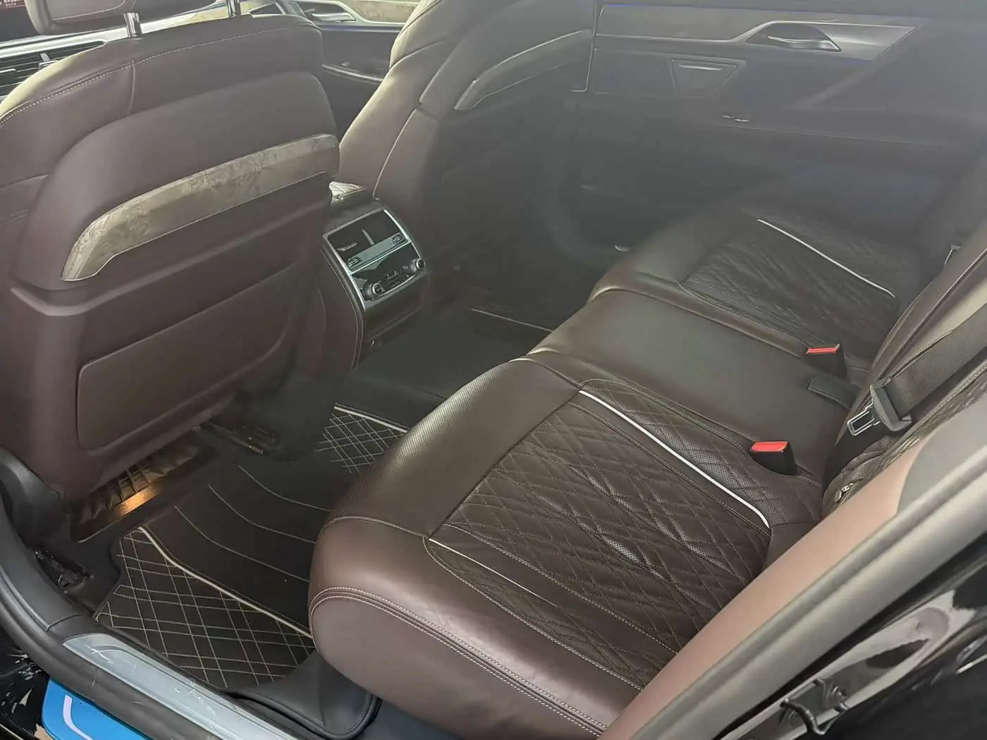 BMW 7 Series 2022 — Photo 5/7