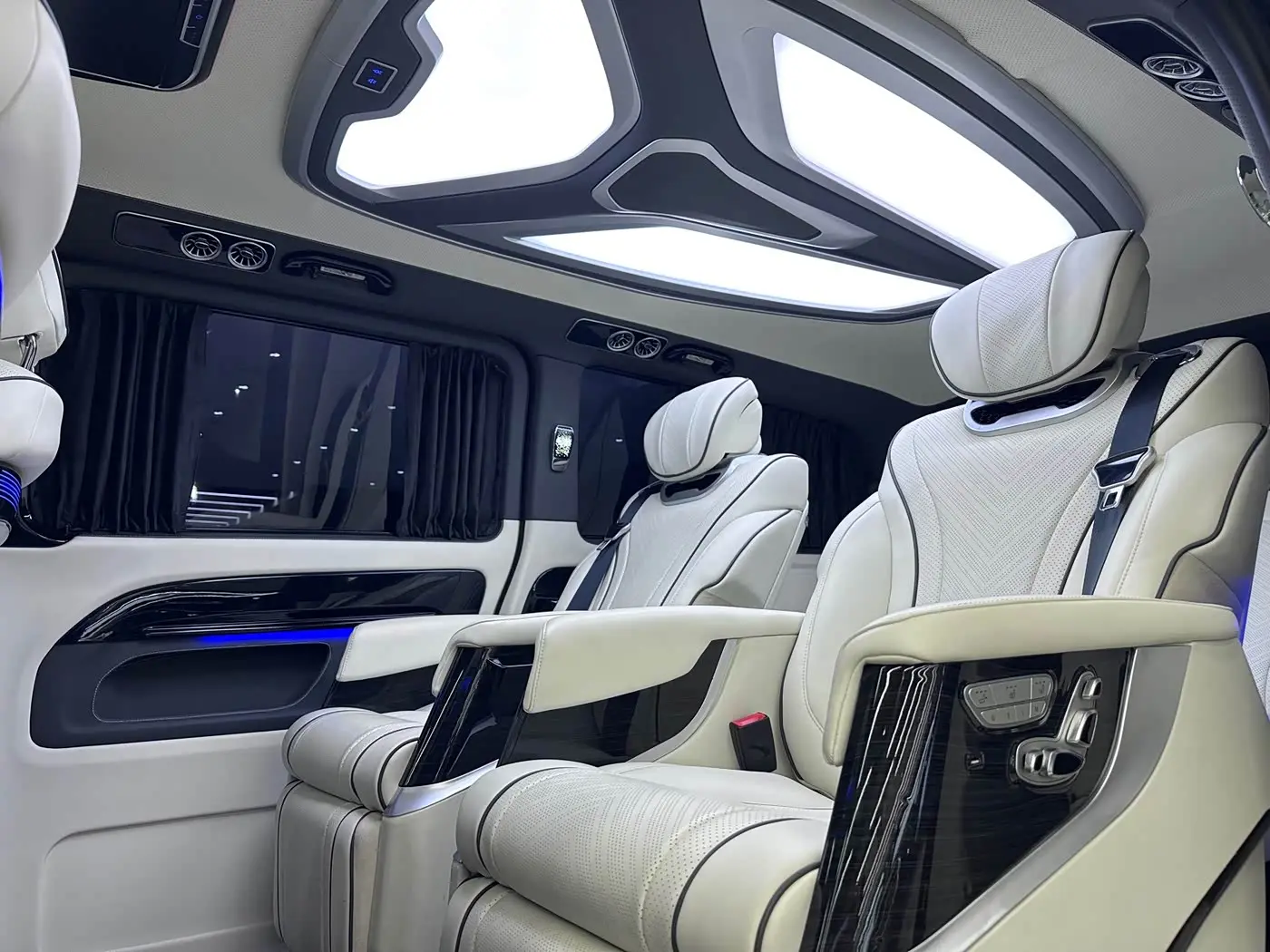 Mercedes-Benz Vito 2024 — Photo 10/20
