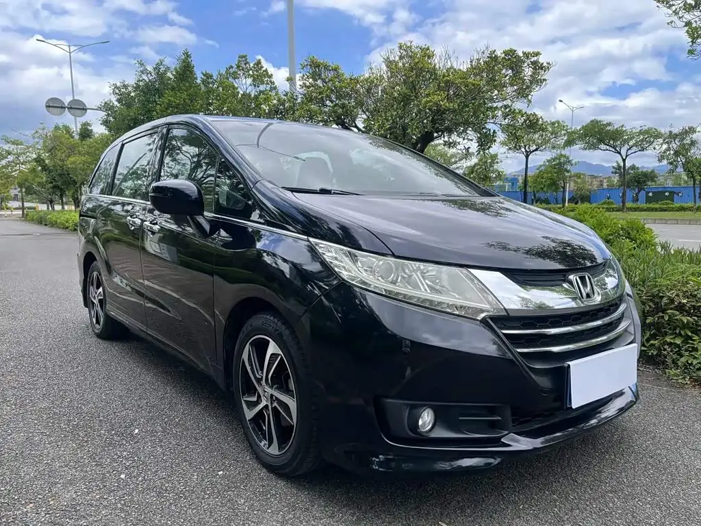 Honda Odyssey 2018 — Photo 3/9