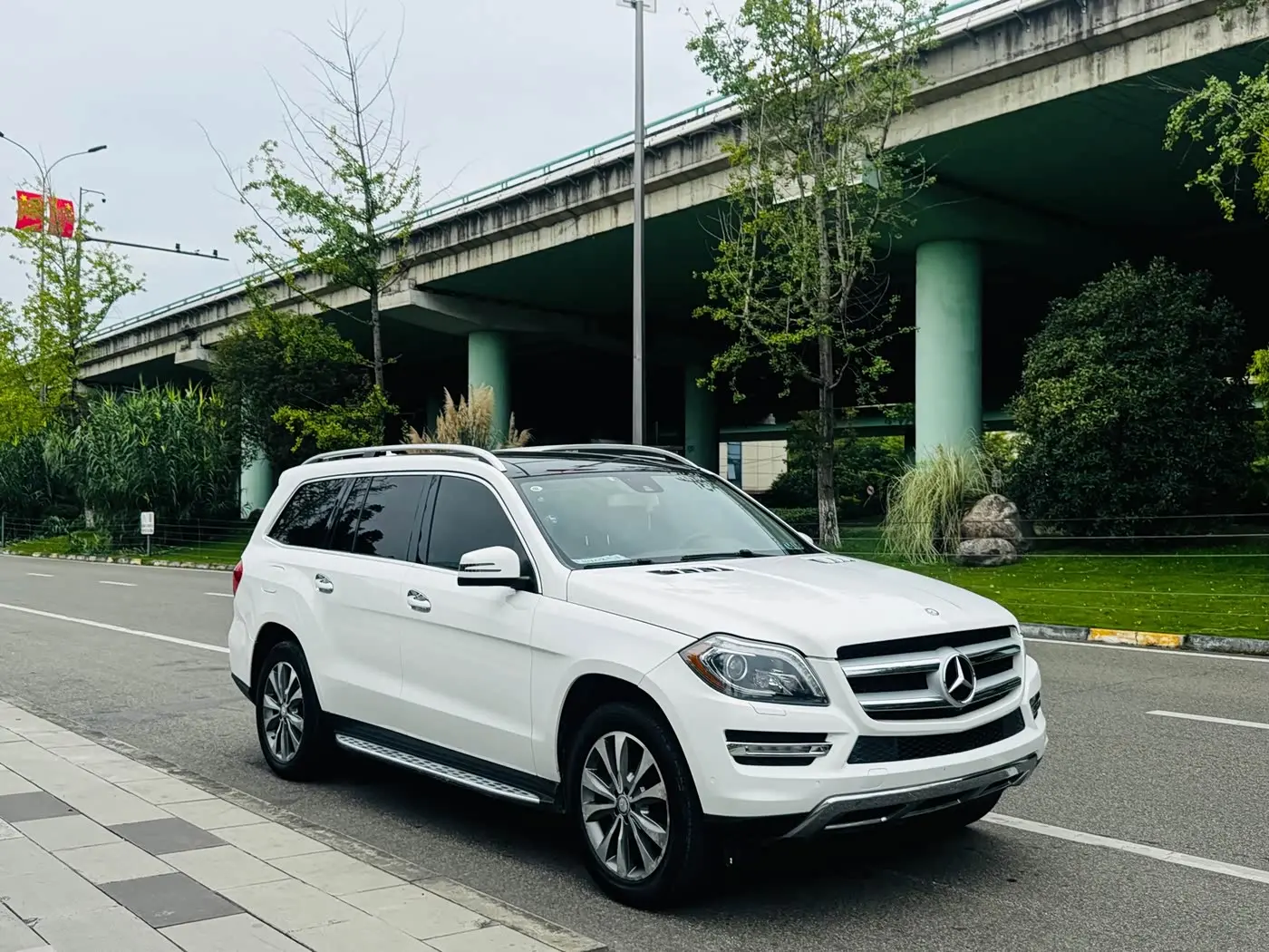 Mercedes-Benz GL-Class 2015 — Photo 3/13