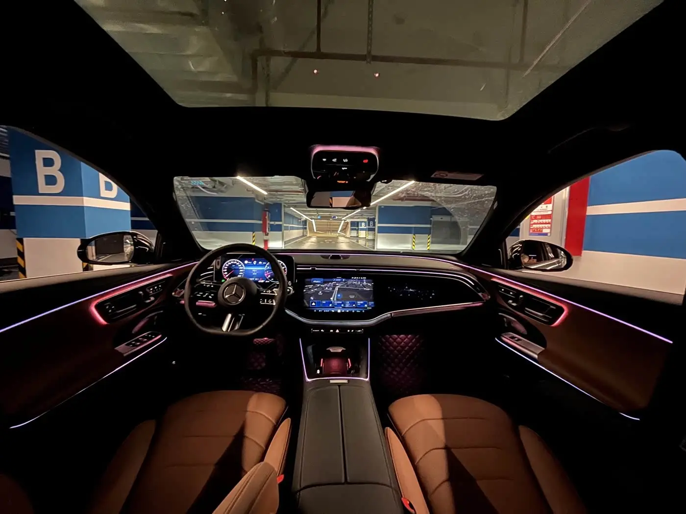 Mercedes-Benz E-Class 2024 — Photo 16/20