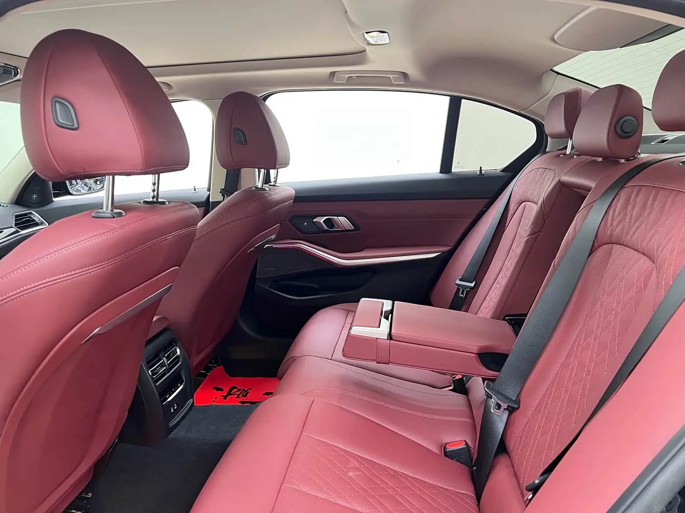 BMW 3 Series 2024 — Photo 14/20