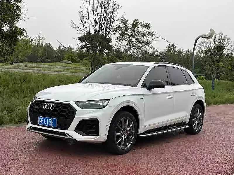Audi Q5L, 2022