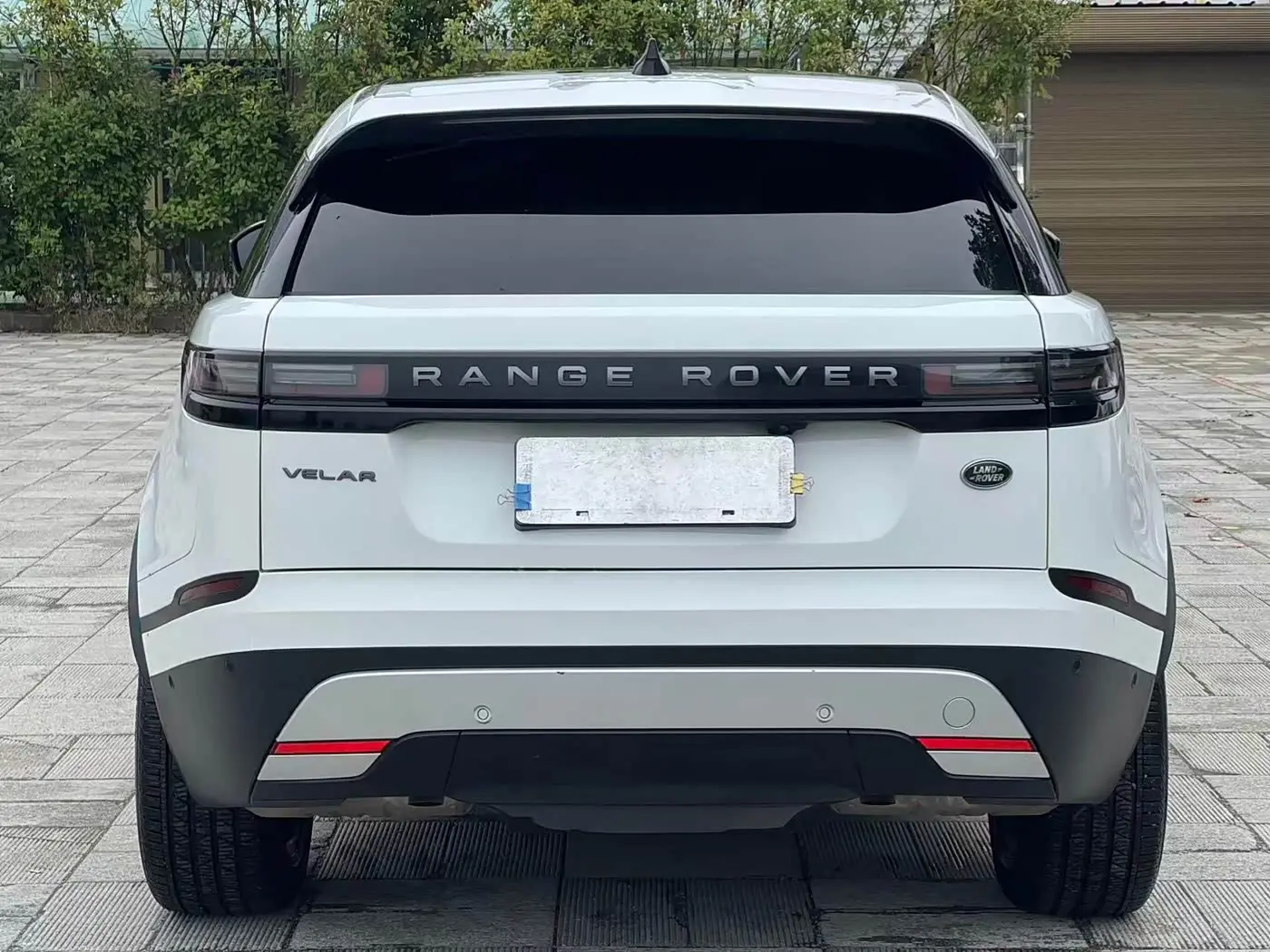 Land Rover Range Rover Velar 2024 — Photo 9/10
