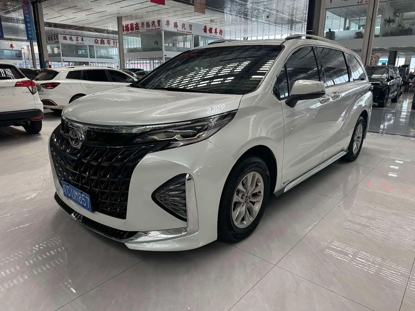 Toyota Granvia, 2025