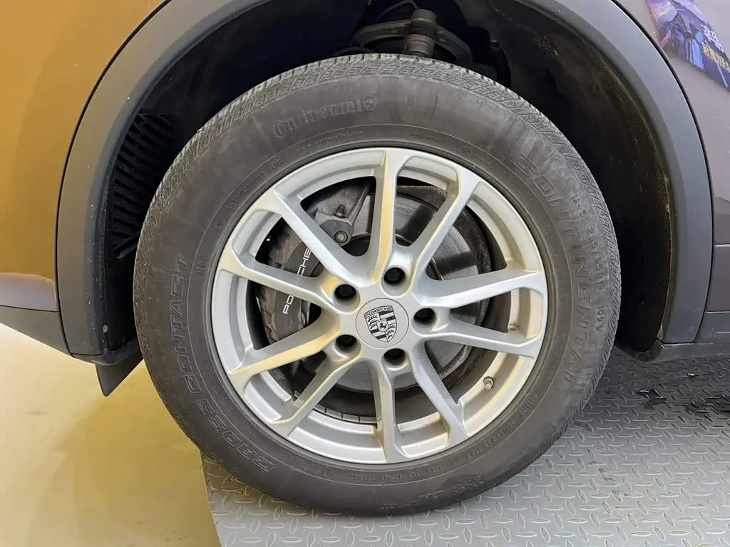 Porsche Cayenne 2016 — Фото 10/20