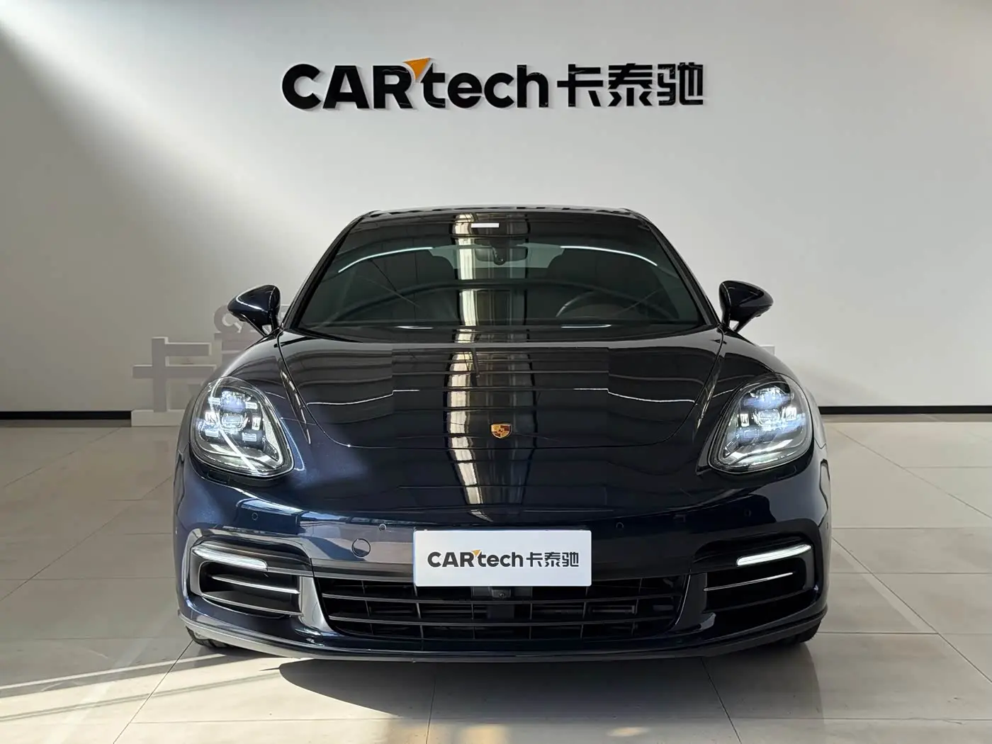Porsche Panamera 2018 — Фото 3/16