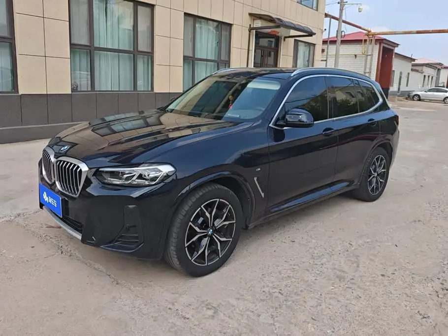 BMW X3 2022 — Фото 1/16