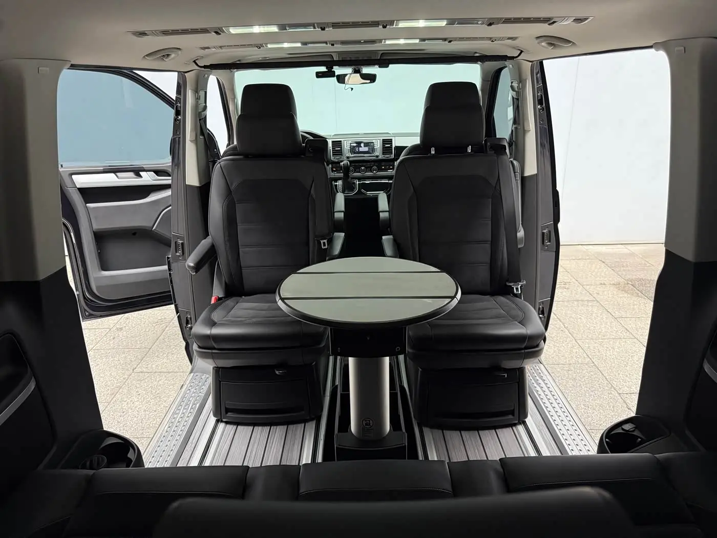 Volkswagen Multivan 2017 — Фото 18/20