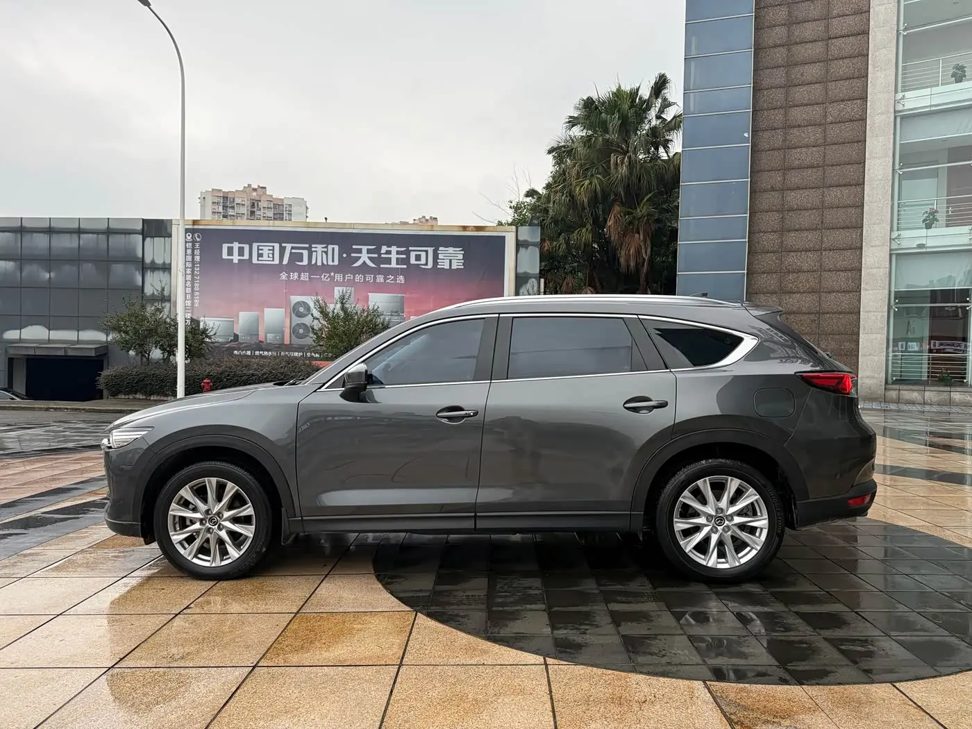 Mazda CX-8 2023 — Photo 7/20