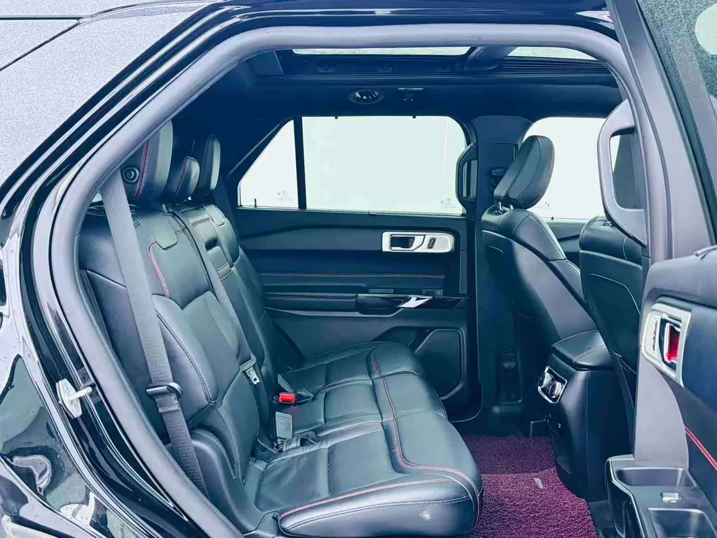 Ford Explorer 2020 — Фото 17/17