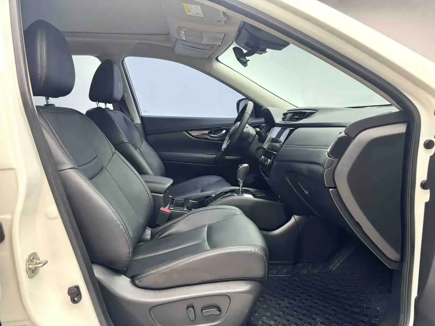 Nissan X-Trail 2023 — Фото 9/20