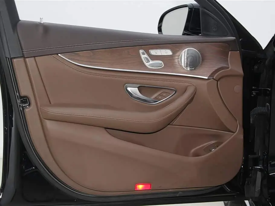 Mercedes-Benz E-Class 2022 — Фото 17/20