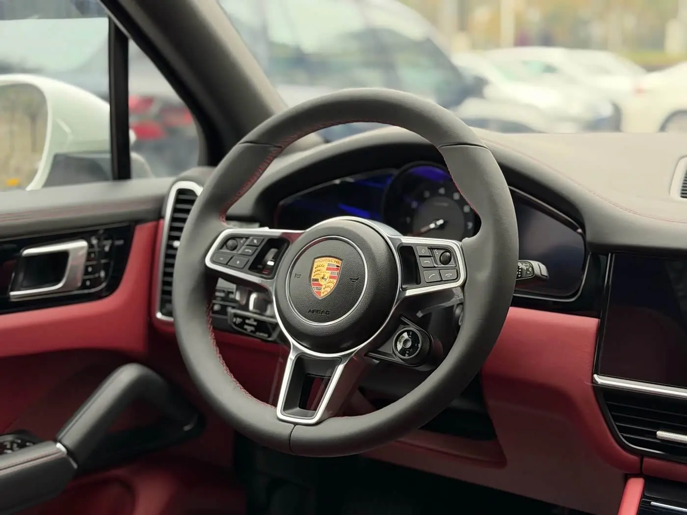 Porsche Cayenne 2019 — Фото 19/20