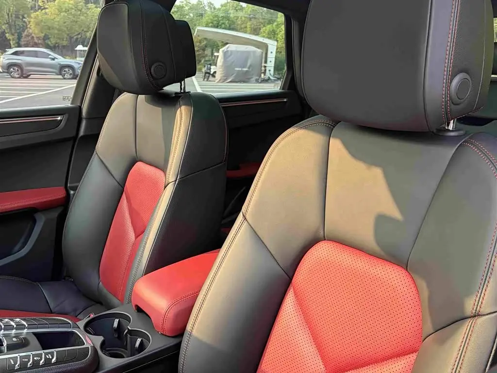 Porsche Macan 2019 — Фото 15/20