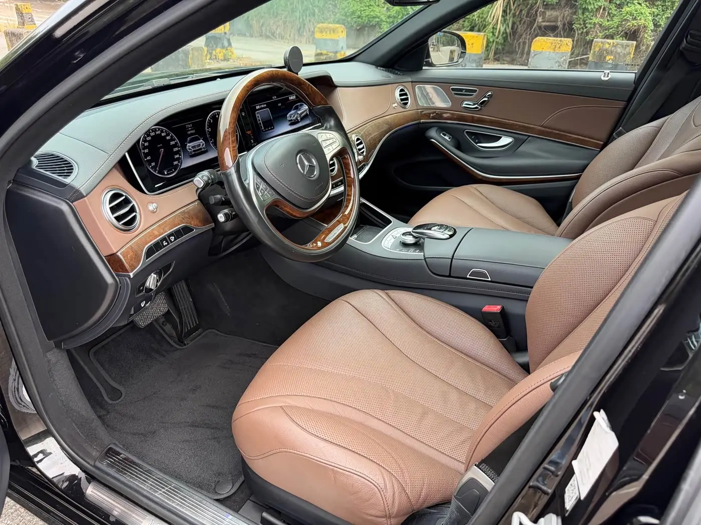 Mercedes-Benz S-Class 2016 — Photo 4/15