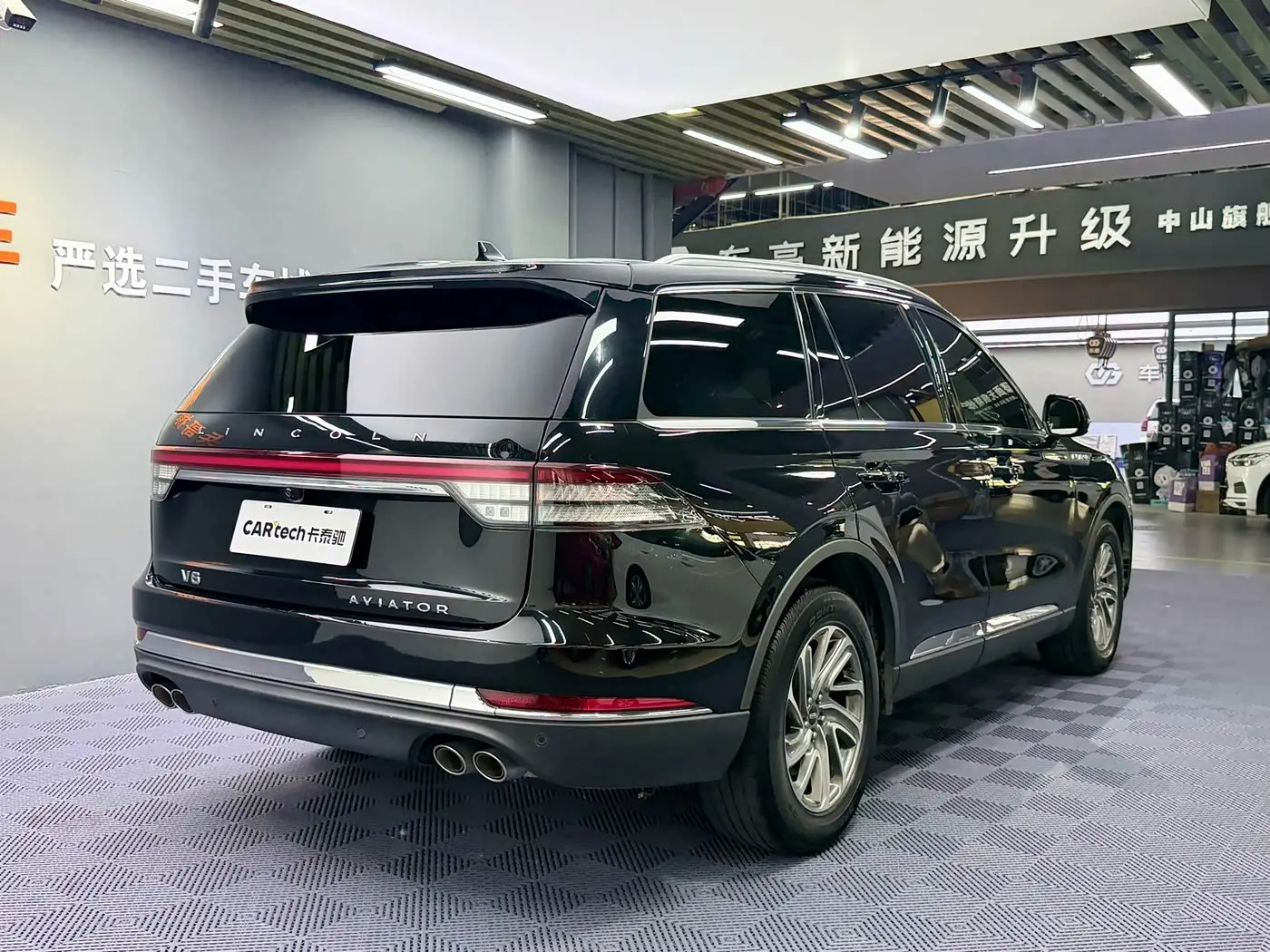 Lincoln Aviator 2021 — Фото 13/13
