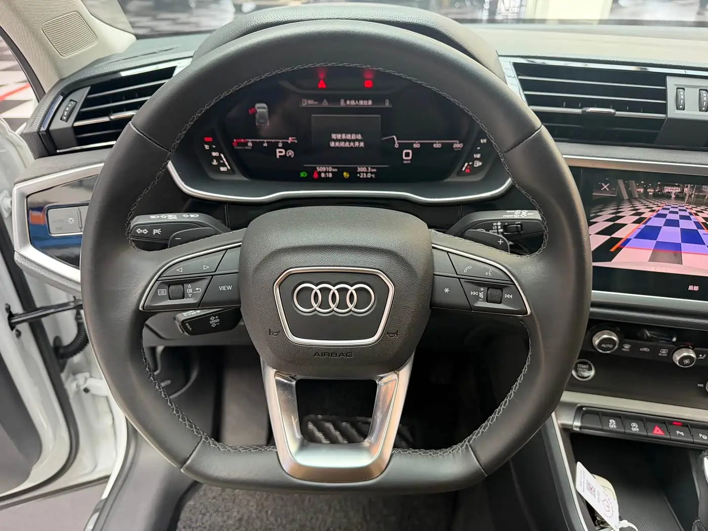 Audi Q3 2022 — Şəkil 8/19