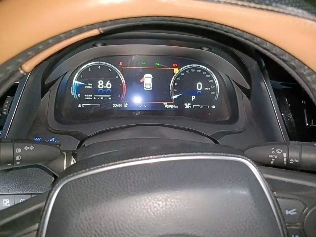 Toyota Camry 2021 — Photo 7/20