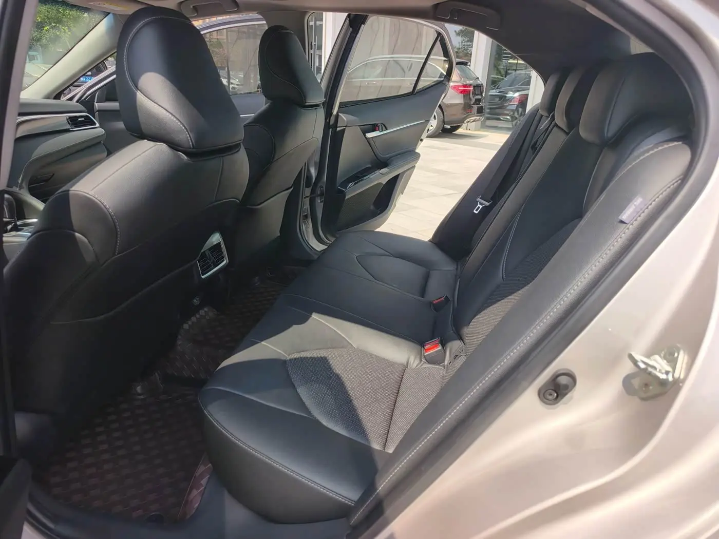 Toyota Camry 2021 — Photo 11/20