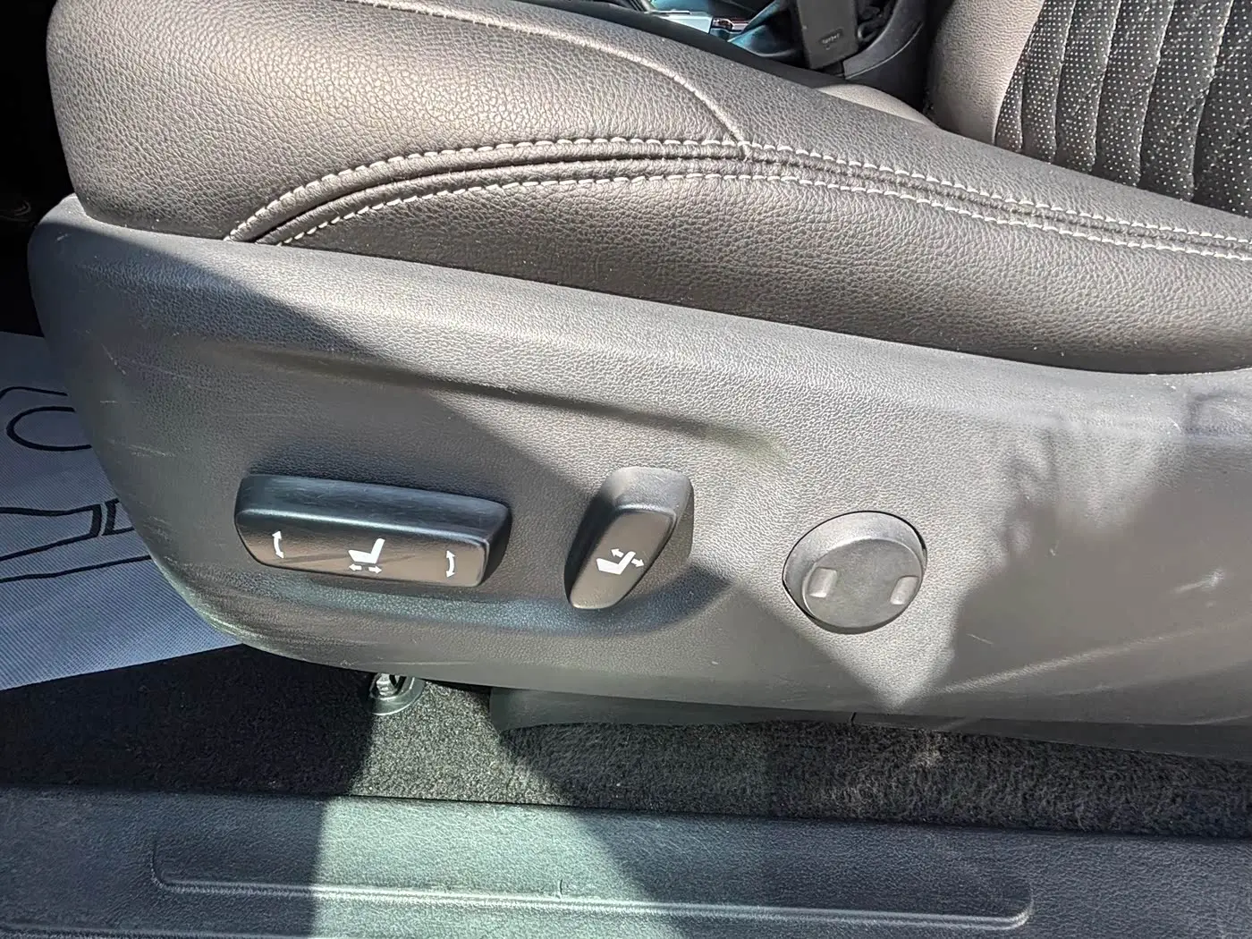 Toyota Prado 2014 — Photo 15/20