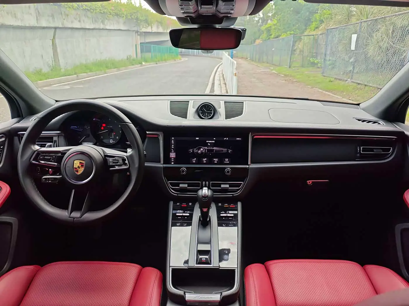 Porsche Macan 2022 — Şəkil 13/20