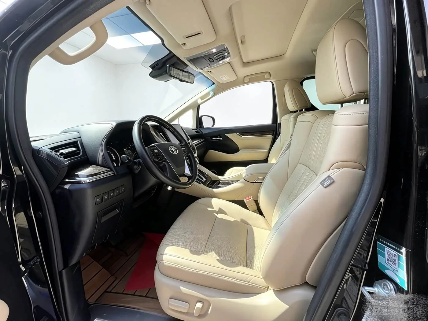 Toyota Alphard 2020 — Photo 8/16