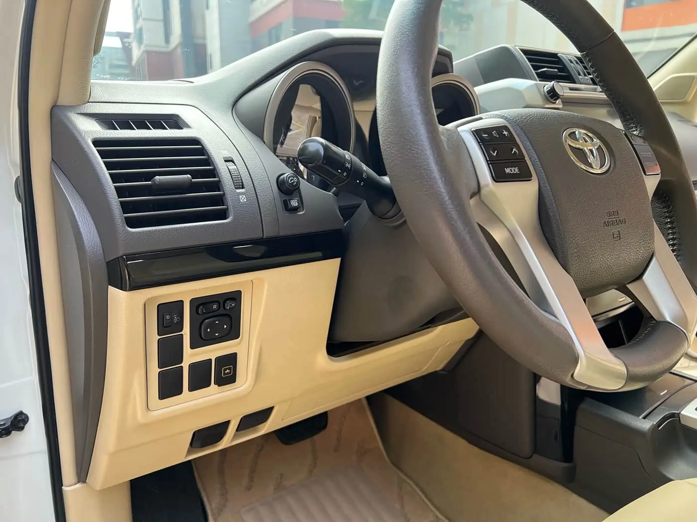 Toyota Prado 2014 — Photo 17/18